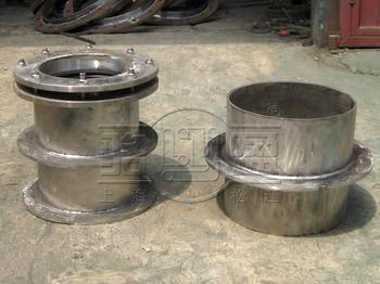 不銹鋼柔性防水套管和<a href=http://www.www.jsindustry.com.cn target=_blank class=infotextkey>剛性防水套管</a>